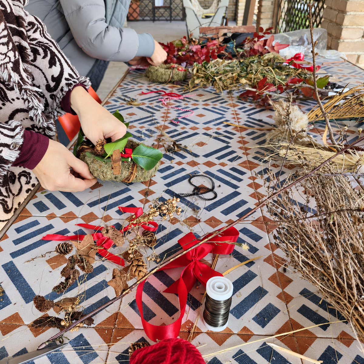RECLAIMED WREATHS — A Christmas workshop at Casa Vuscichè